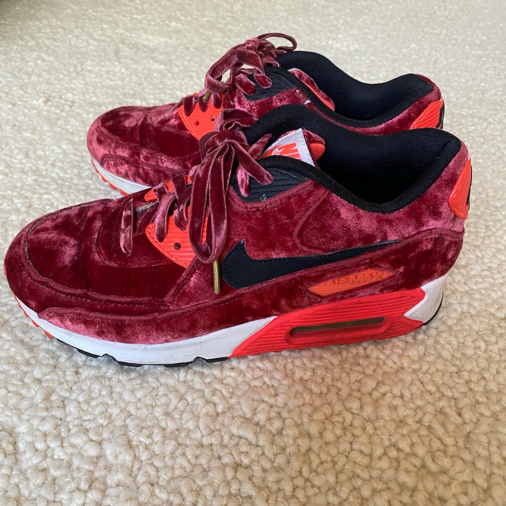 Red Velvet Nike Airmaxes US size 7 EU size 38